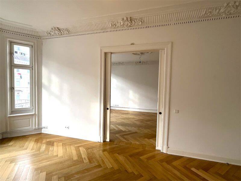 Mittendrin und ruhig - 5 Zimmer WHG, ca. 134 m², WG geeignet, im 3. OG am Steindamm, St. Georg
