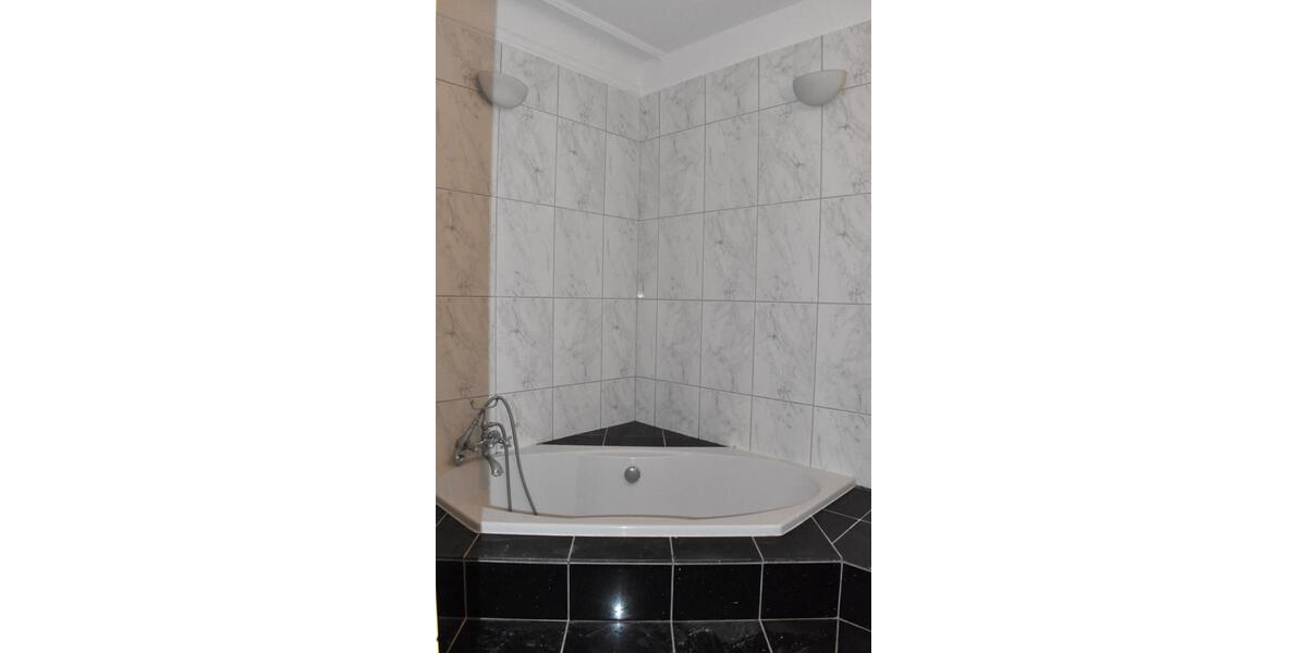 Erdgeschoßwohnung Hamburg Hohenfelde - 5 Zimmer, 135 m&sup2;, 600&euro; | Angebot:25477477