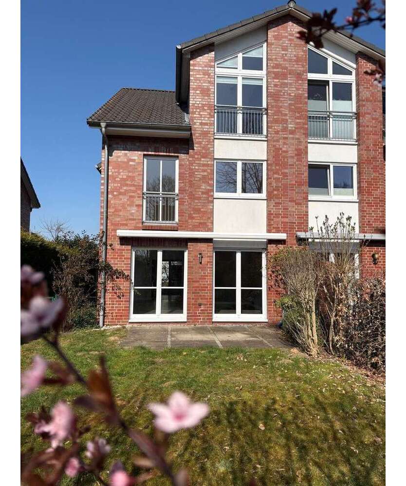 Haus zum Mieten in Hamburg 2.500 € 150 m²