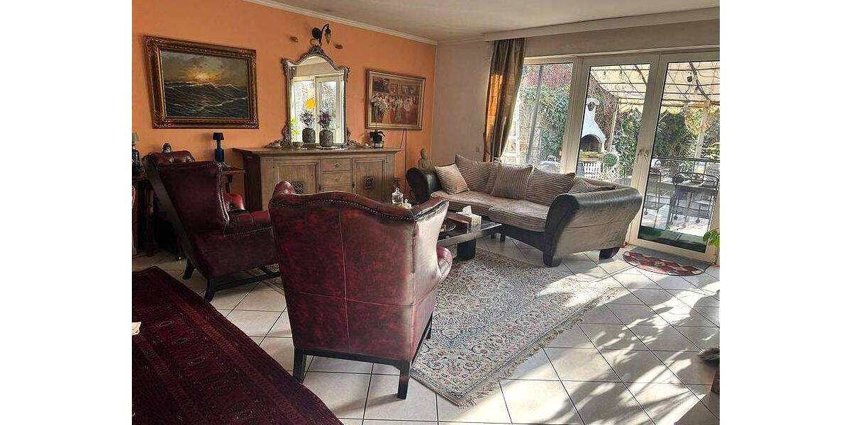 Reihenmittelhaus Hamburg Schnelsen - 6 Zimmer, 150 m&sup2;, 3.500&euro; | Angebot:25985928