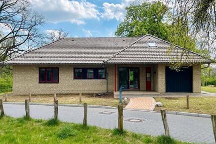 PROVISIONSFREI: Solider Bungalow oder MFH-Genehmigung im Erlenhof 4 zimmer