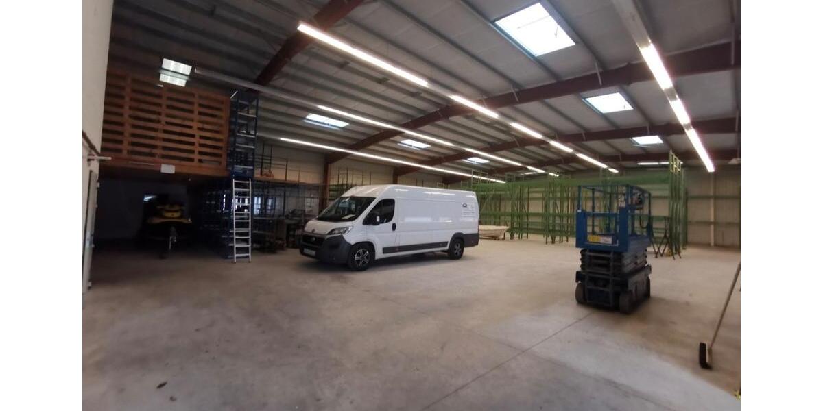 Top Lager- & Produktionshalle, Büro, Regale, Stapler zimmer