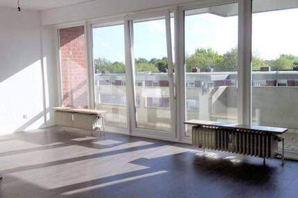 Lichtdurchflutete 2-Zimmer-Wohnung mit großzügiger Süd-West-Loggia in Hamburg-Schnelsen 2 zimmer