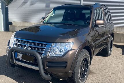 Mitsubishi Pajero 80.000 km 29.900 &euro; Schenefeld 22869
