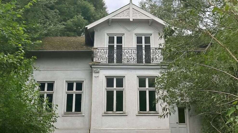 Haus zum Kaufen in Hamburg 1.700.000 € 240 m²