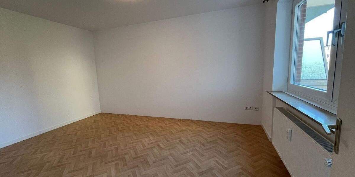 Mehrfamilienhaus, Wohnhaus Hamburg Schnelsen - 2 Zimmer, 299.000&euro; | Angebot:25821694