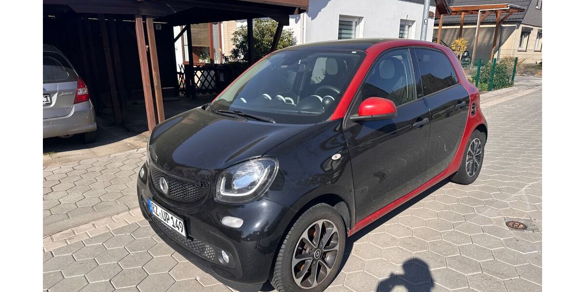 Smart ForFour 130.824 km 5.700 &euro; Hamburg 21037