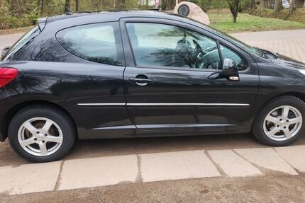 Peugeot 207 105.000 km 2.300 &euro; Reinbek 21465