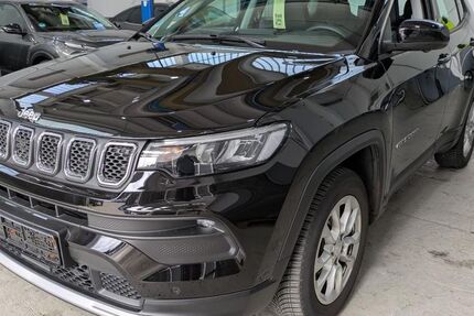 Jeep Compass 21.026 km 21.985 &euro; Uetersen bei Hamburg 25436