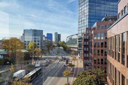 Coworking Arbeitsplätze private Büroflächen am Hamburger Michel - All-in-Miete