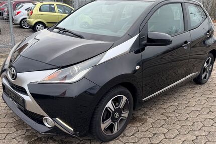 Toyota Aygo (X) 156.000 km 5.999 &euro; Buxtehude 21614