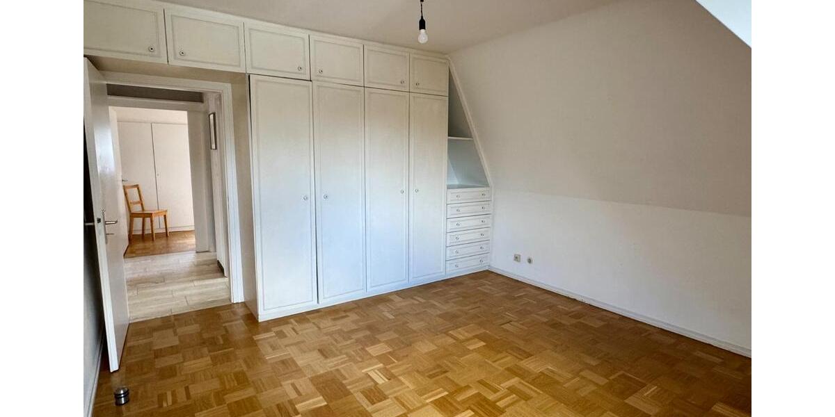 Dachgeschoßwohnung Hamburg Altona - 2.5 Zimmer, 89 m&sup2;, 1.300&euro; | Angebot:26123736