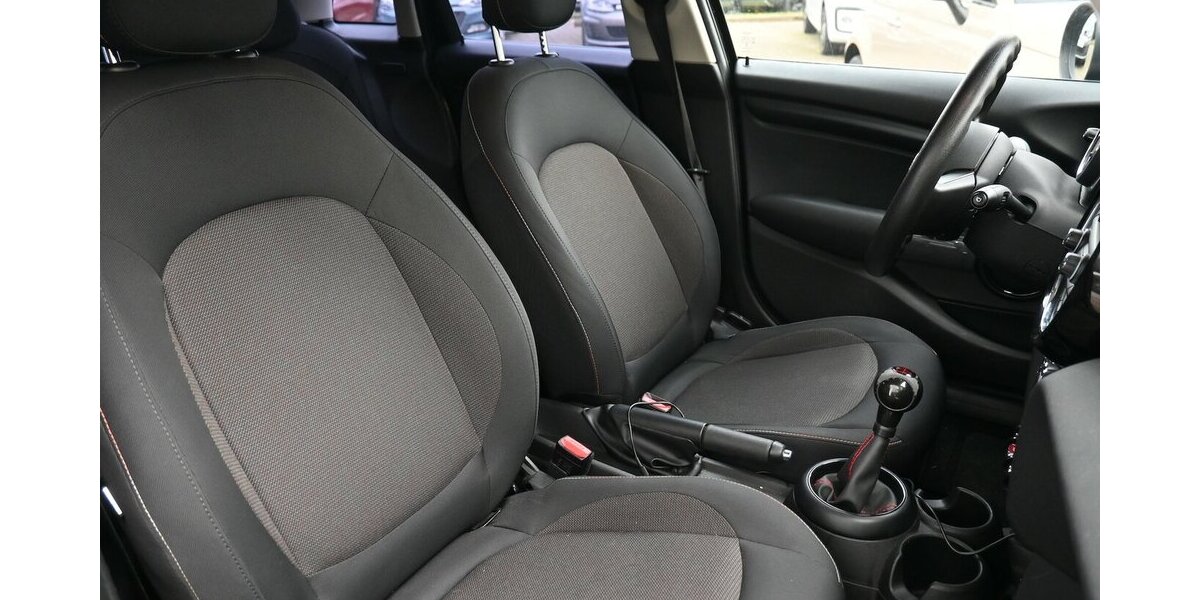 Mini ONE 5-Türer *Salt II* Klima Sitzhz PDC 18Alus 59.000 km 12.400 &euro; Seevetal - Hittfeld 21218