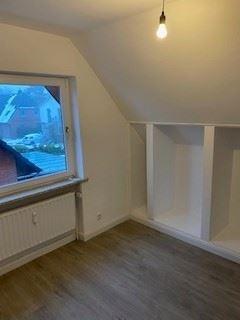 LAGE! LAGE! TOPLAGE in Quickborn. Charmante, lichtdurchflutete 4 Zimmerwohnung mit riesigem Süd-Balkon. 4 zimmer