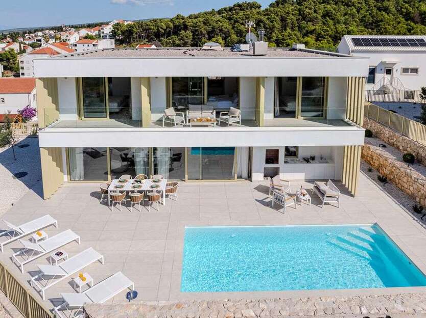 Haus zum Kaufen in Brac 1.300.000 € 234 m²