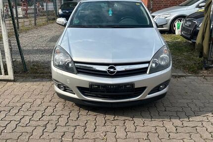 Opel Astra 135.947 km 2.999 &euro; Hamburg 20539