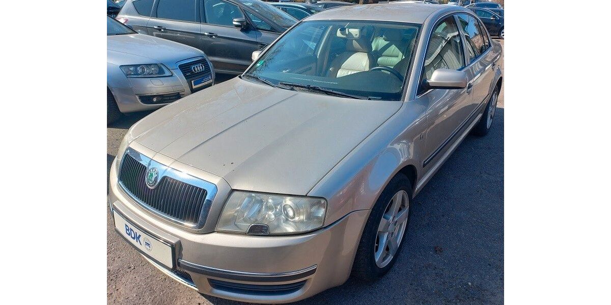 Skoda Superb 237.270 km 3.000 &euro; Hamburg 21031