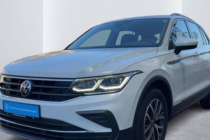 VW Tiguan 52.874 km 27.750 &euro; Hamburg 22111