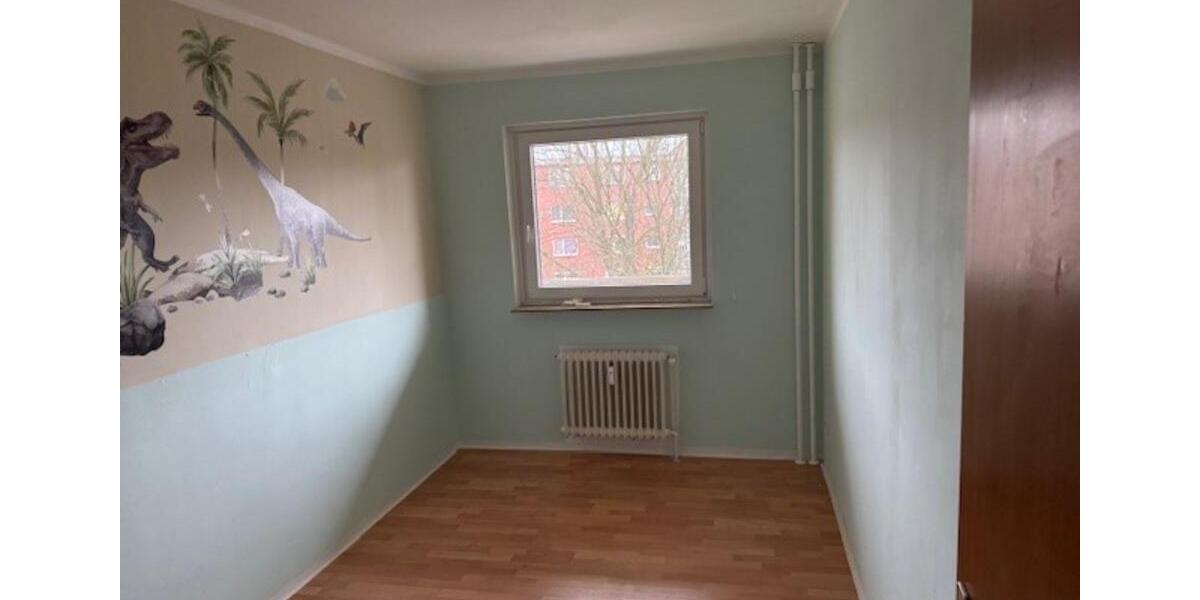 Schöne 3,5 Zimmer Wohnung mit Balkon, Keller und Parkplatz 3 zimmer