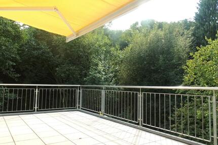 Verträumtes Penthouse mit Dachterrasse und eigenem Garten am Jenischpark von Privat
