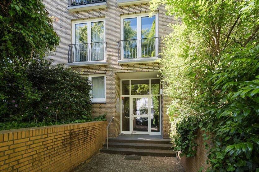 Maria-Louisen-Str. - 1-Zimmer-Apartment im Hochparterre!