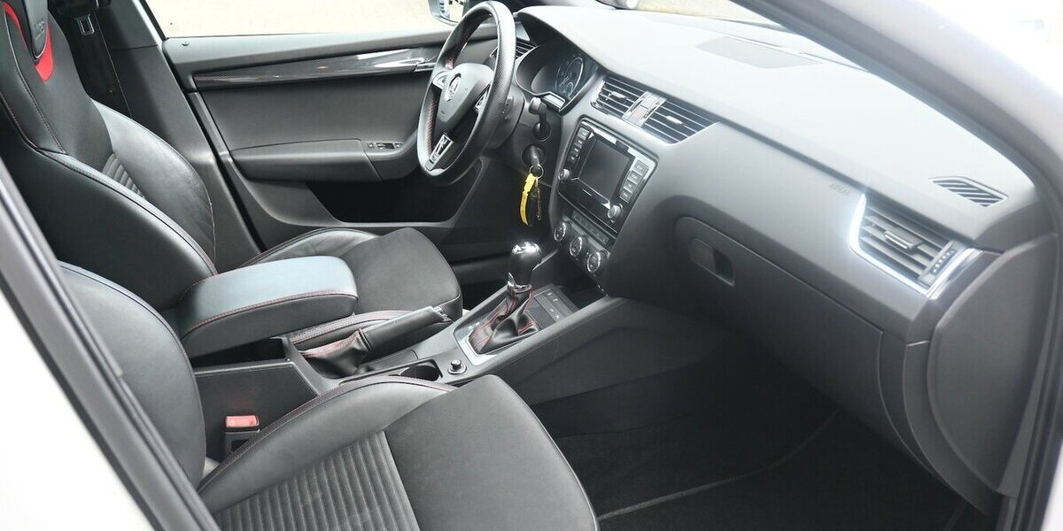 Skoda Octavia 2.0 TSI RS combi DSG Navi Leder Pano Alu 165.000 km 13.100 &euro; Seevetal - Hittfeld 21218