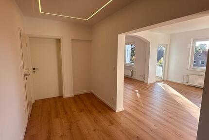 moderne 3 Zimmer Wohnung mit Balkon- frisch modernisiert zimmer