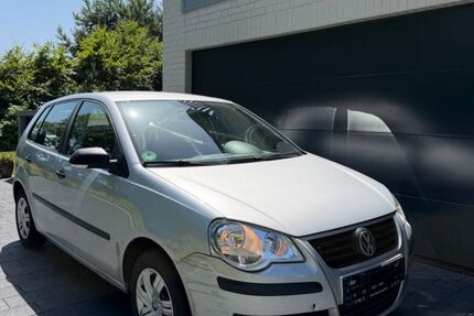 VW Polo 94.086 km 3.299 &euro; Uetersen 25436