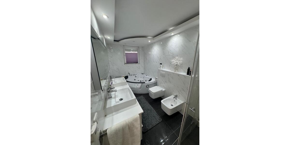 Erdgeschoßwohnung Hamburg Harburg - 3 Zimmer, 99 m&sup2;, 1.700&euro; | Angebot:26282101