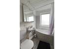 Attraktive und lichtdurchflutete 2-Zi.-Wohnung mit großem Balkon, Aufzug und Weitblick