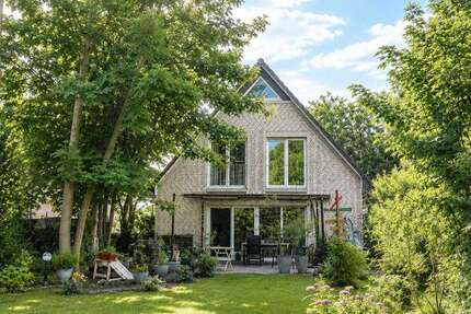 Haus Rellingen - 4 Zimmer, 137 m&sup2;, 1.693&euro; | Angebot:27129821
