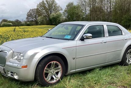 Chrysler 300C 198.000 km 7.800 &euro; Bargteheide 22941