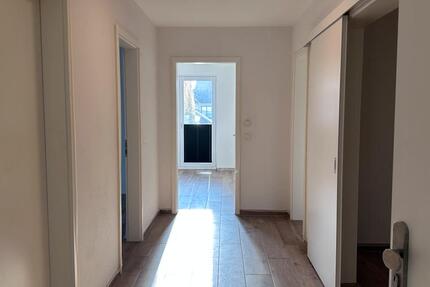 Frisch renoviert, 3 Zi Terassenwohnung, kleiner Garten, Schulnähe 3 zimmer