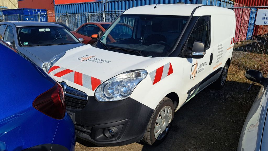Opel Combo 69.000 km 8.999 &euro; Buxtehude 21614
