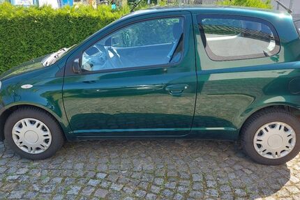 Toyota Yaris 142.300 km 1.900 &euro; Hamburg 22143