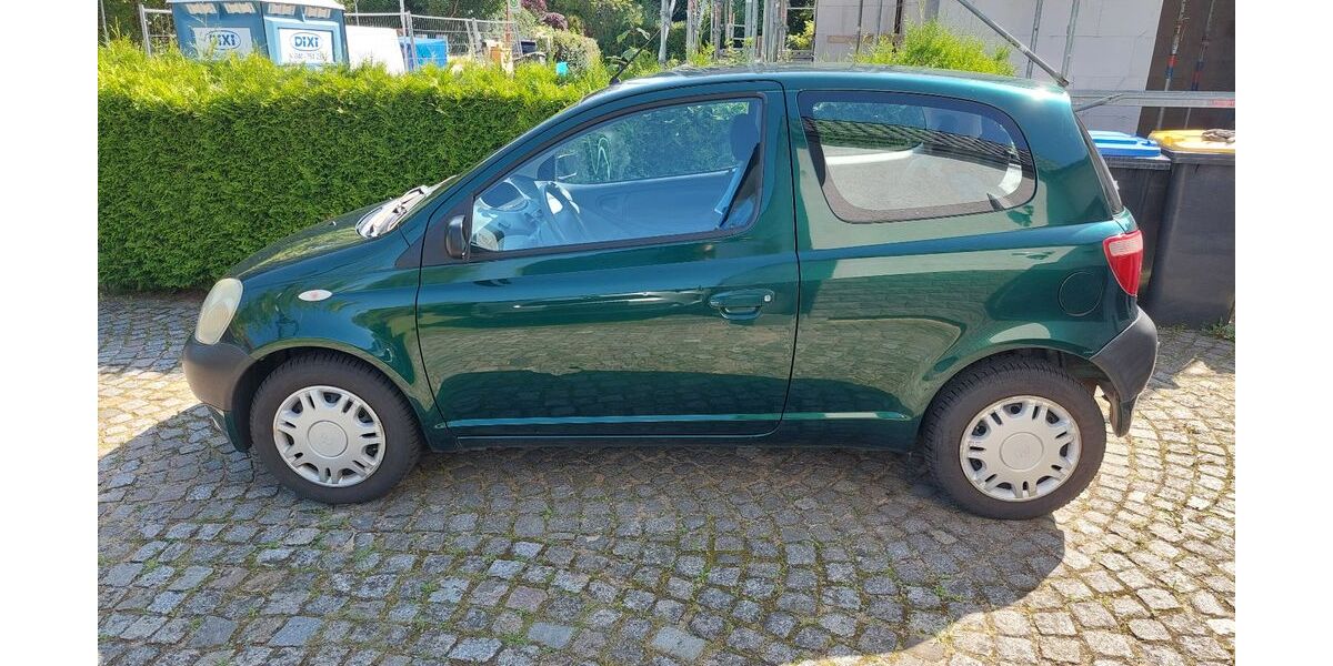 Toyota Yaris 142.300 km 1.900 &euro; Hamburg 22143