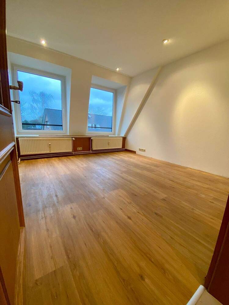 Großzügige 3-Zimmer-Wohnung im Ortskern von Bergstedt