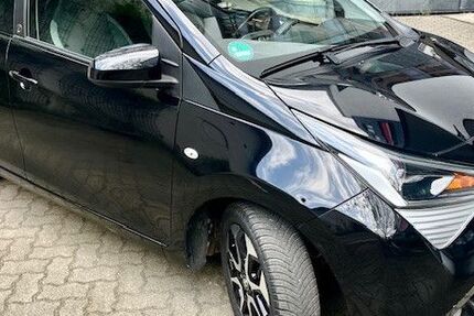 Toyota Aygo (X) 35.000 km 11.800 &euro; Hamburg 22303