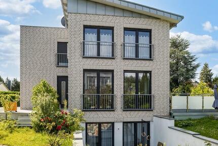 Wohnung Hamburg Wandsbek - 5 Zimmer, 190 m&sup2;, 3.000&euro; | Angebot:26258753