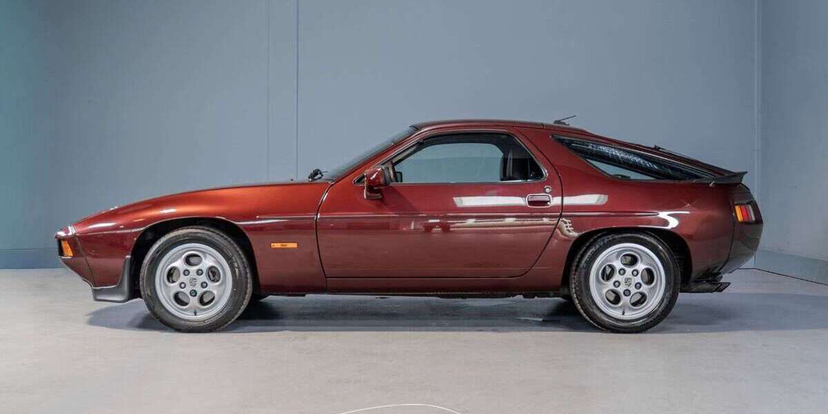 Porsche 928 84.850 km 39.928 &euro; Hamburg 22339