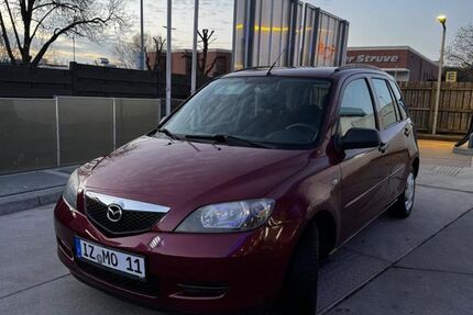 Mazda 2 70.690 km 2.990 &euro; Hamburg 22303