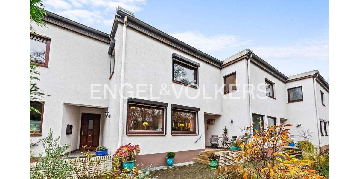 Zentral in Volksdorf: Großzügiges Townhouse - zeitloser Charme trifft modernes Familienleben 5 zimmer