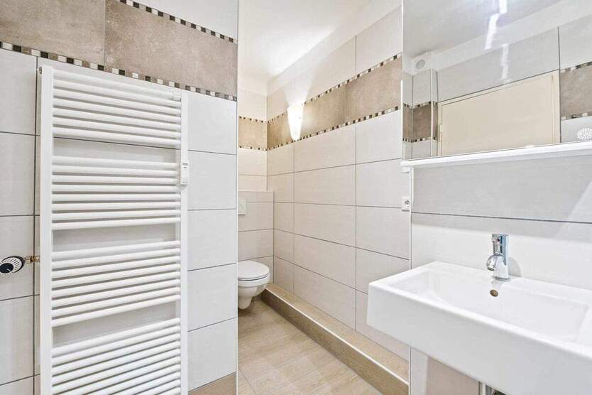 Sanierte 2-Zimmer-Wohnung mit Loggia am idyllischen Alsterlauf 2 zimmer