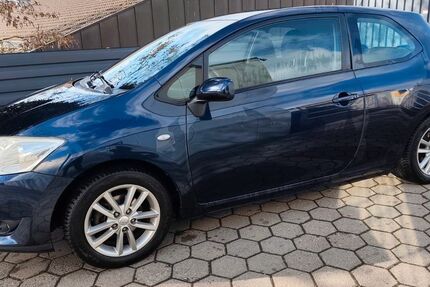 Toyota Auris 207.000 km 3.500 &euro; Hamburg 22179