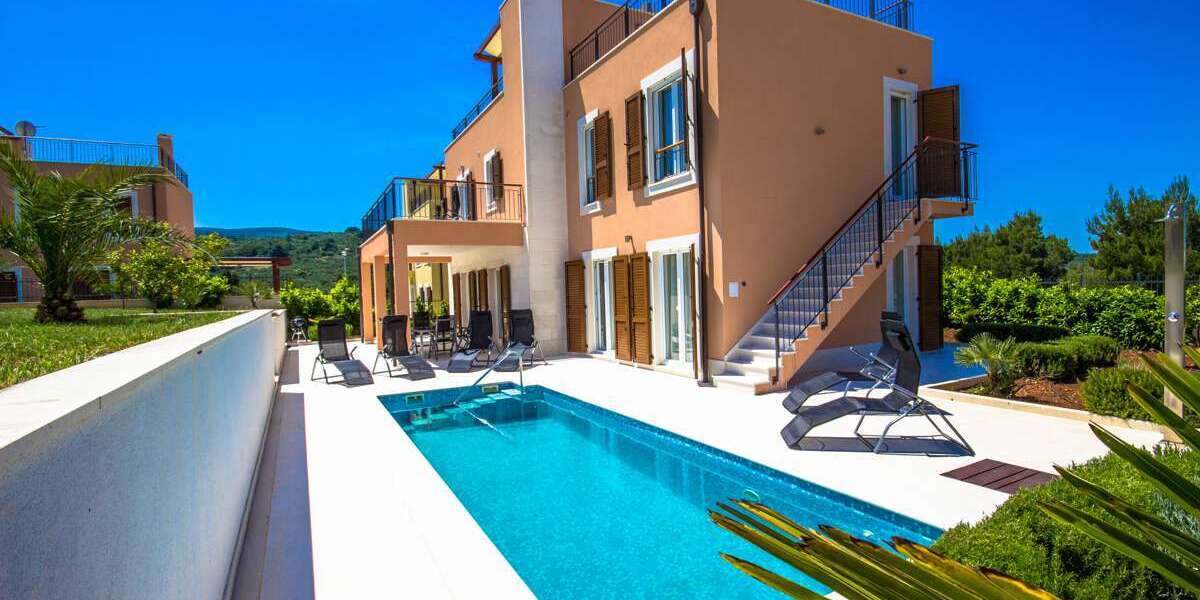 Haus zum Kaufen in Brac 600.000 € 207 m² 4 zimmer