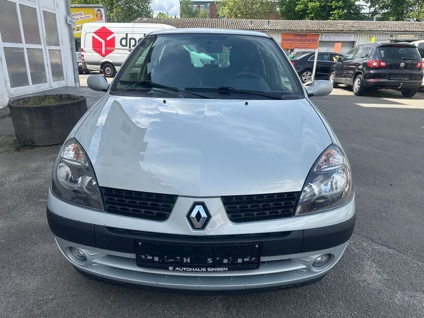 Renault Clio 37.000 km 2.450 € Hamburg 22047