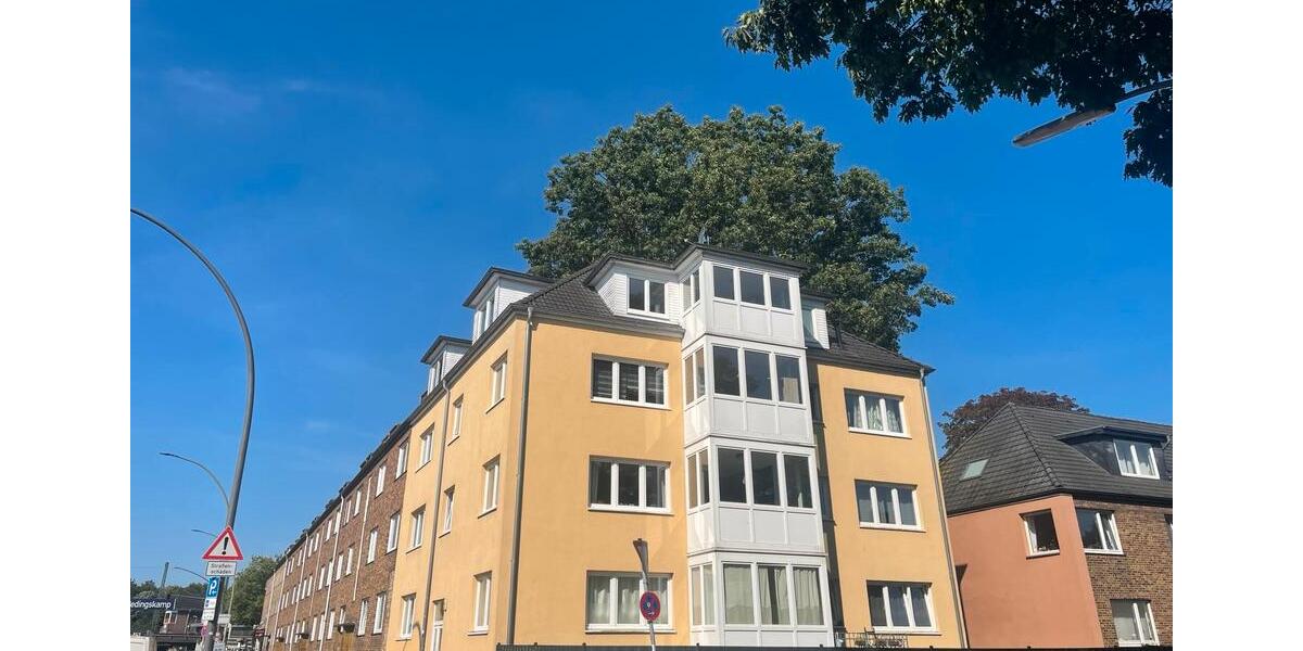 Möblierte WG-Zimmer in frisch sanierter Wohnung – Elbgaustraße 1 zimmer