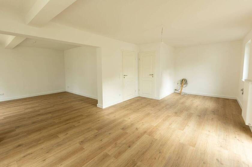 Helle Doppelhaushälfte in Hamburg-Rissen – Erstbezug nach Sanierung mit Garten & Terrasse