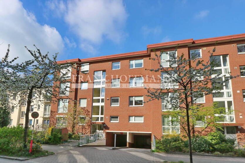 Vermietete Eigentumswohnung mit Balkon und TG-Stellplatz in Hamburg-Wandsbek