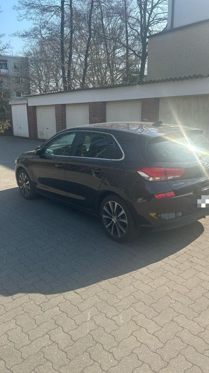 i30